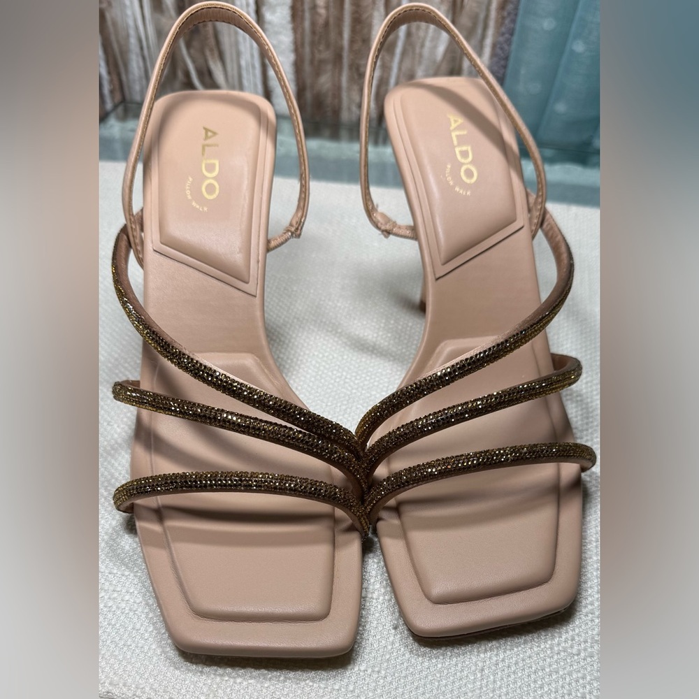 NEW! ALDO Women's Tan and gold Strappy Sandals